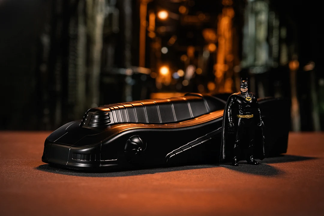 Batman (1989) Batmobile w/ Armor & Batman, 1:24 Scale Vehicle & 2.75" Figure - Image 20