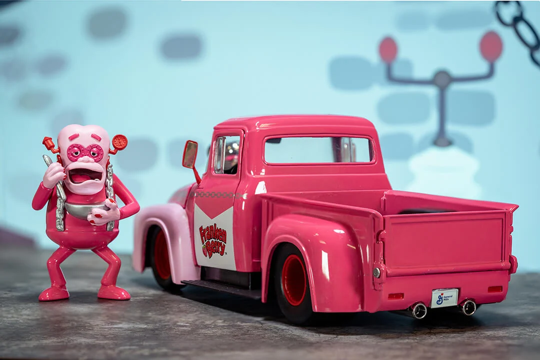 General Mills, Franken Berry & 1956 Ford F-100, 1:24 Scale Vehicle & 2.75" Figure - Image 13