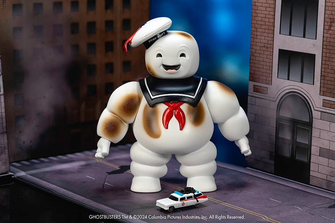 Ghostbusters Nano Scene w/ 1.65" Ecto-1 and 6" Stay Puft Marshmallow Man Diorama (Next Level Exclusive) - Image 4