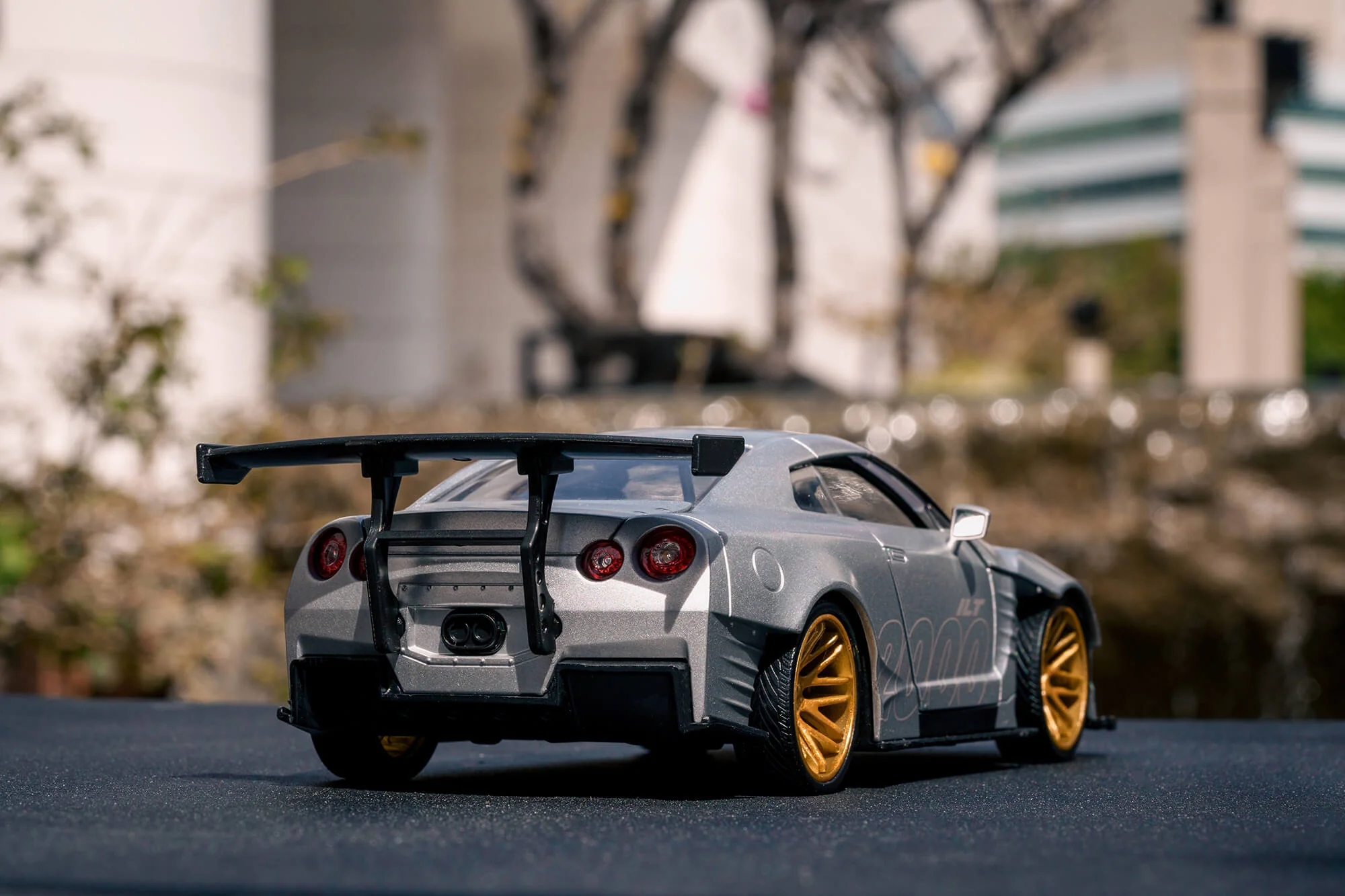 I Love The...2000's 2009 Nissan GT-R (R35) Ben Sopra 1:24 Scale Vehicle - Image 9