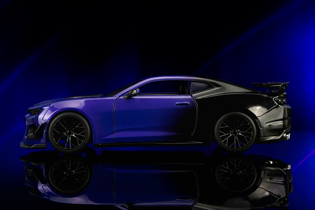 Pink Slips Autumn Spooner's Chevrolet Camaro ZL1 (Version 1), 1:24 Scale Vehicle (Wave 22) - Image 13