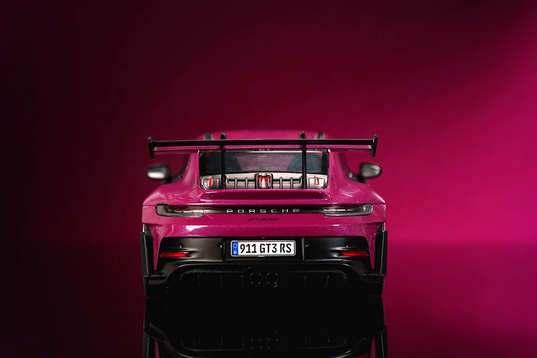 Pink Slips Porsche 911 GT-3 RS, 1:18 Scale Vehicle (Wave 6) - Image 15