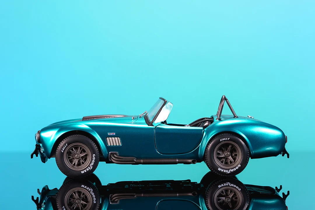 Pink Slips Shelby Cobra 427, 1:18 Scale Vehicle (Wave 6) - Image 12